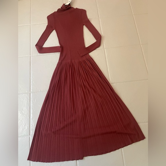 Zara Burgundy Long-Sleeve Pleated Dress - Picture 2 of 7